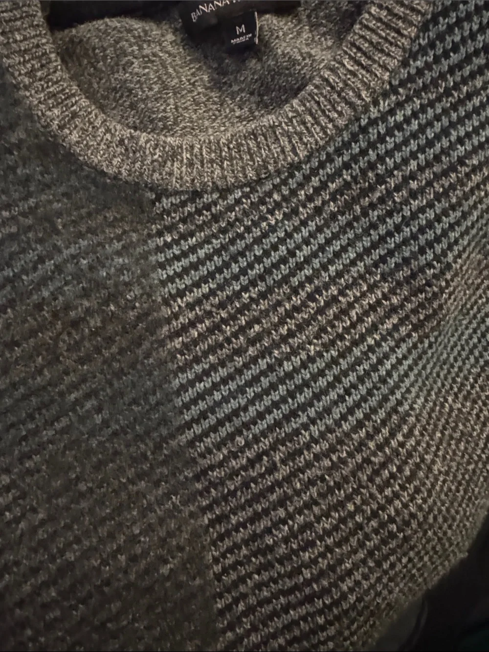 Banana Republic Men's Charcoal & Black Patterned Crewneck Sweater. M